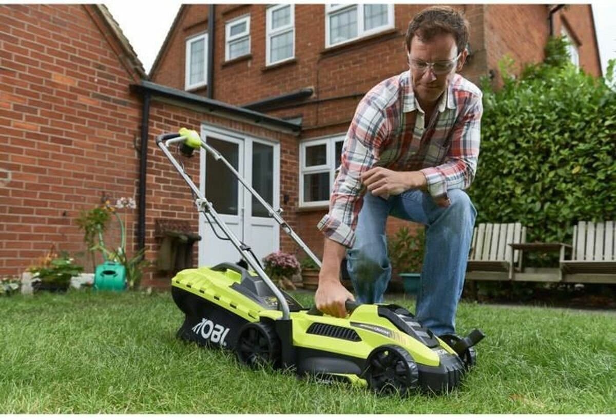 Ryobi RLM13E33S - Elektrische Grasmaaier - 1300W - 33cm Maaibreedte - 35l Collectorzak