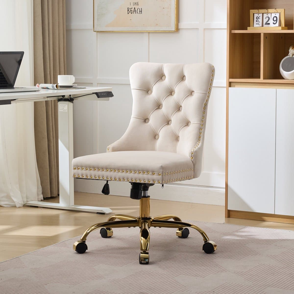 HAUSS SPOLE Bureaustoel – Luxe Fluwelen Design – Verstelbaar En Draaibaar Met Brede Zitting En Goudkleurige Metalen Voet – Voor Thuiswerk En Kantoor – Beige