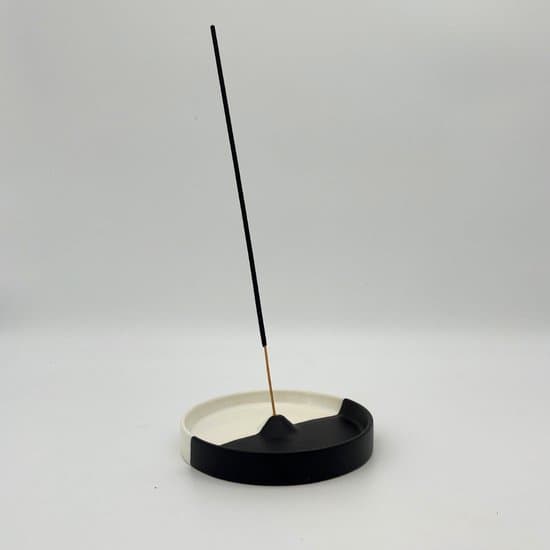 A Keramieke Wierookhouder - Zwart & Wit