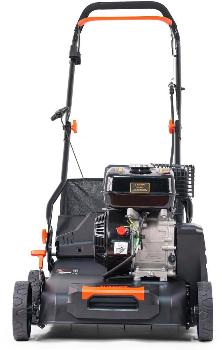 FUXTEC Benzine Verticuteermachine FX-BV240ECO – 4-Takt Motor 4,1 kW (212cc) – 400 mm Werkbreedte – 15 Messen – Centrale Diepte-instelling -15 tot +5 mm – 40L Opvangbak